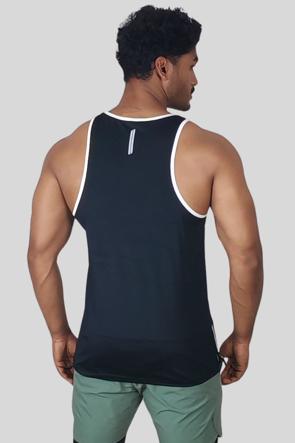 Gym Tank Top black color contrast white