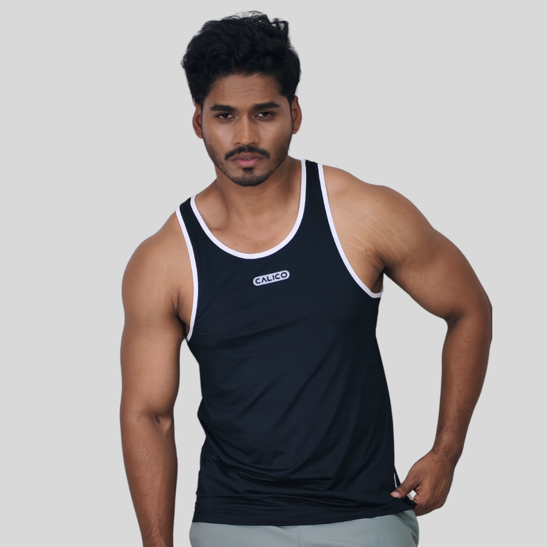 Gym Tank Top black color contrast white